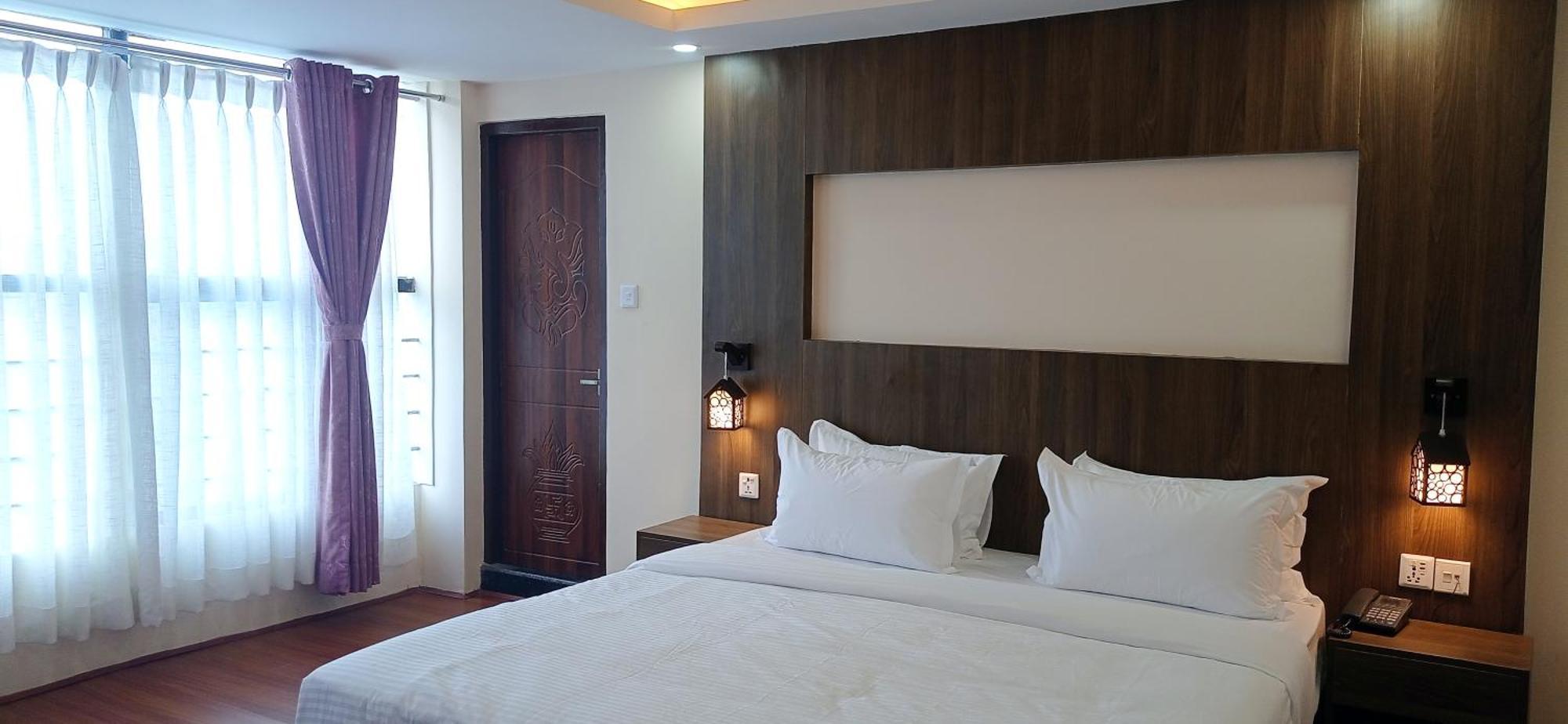 Hotel Aerolink Катманду Экстерьер фото