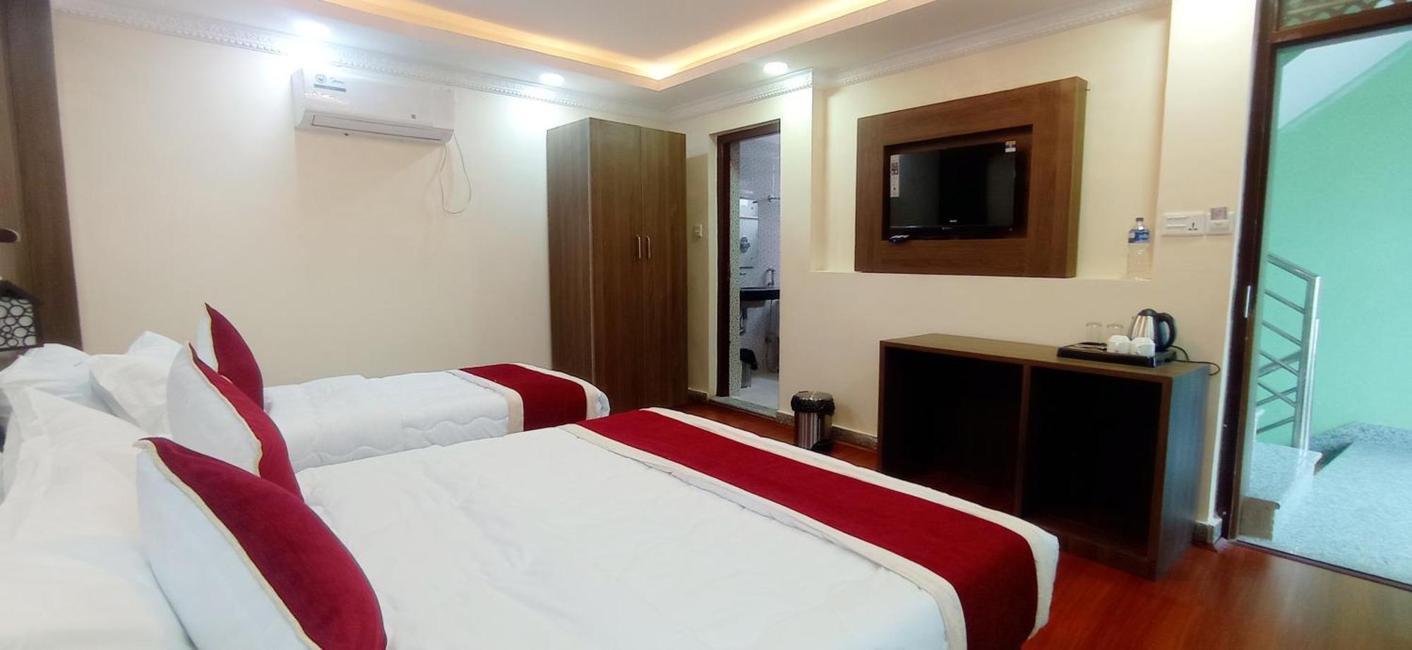 Hotel Aerolink Катманду Экстерьер фото